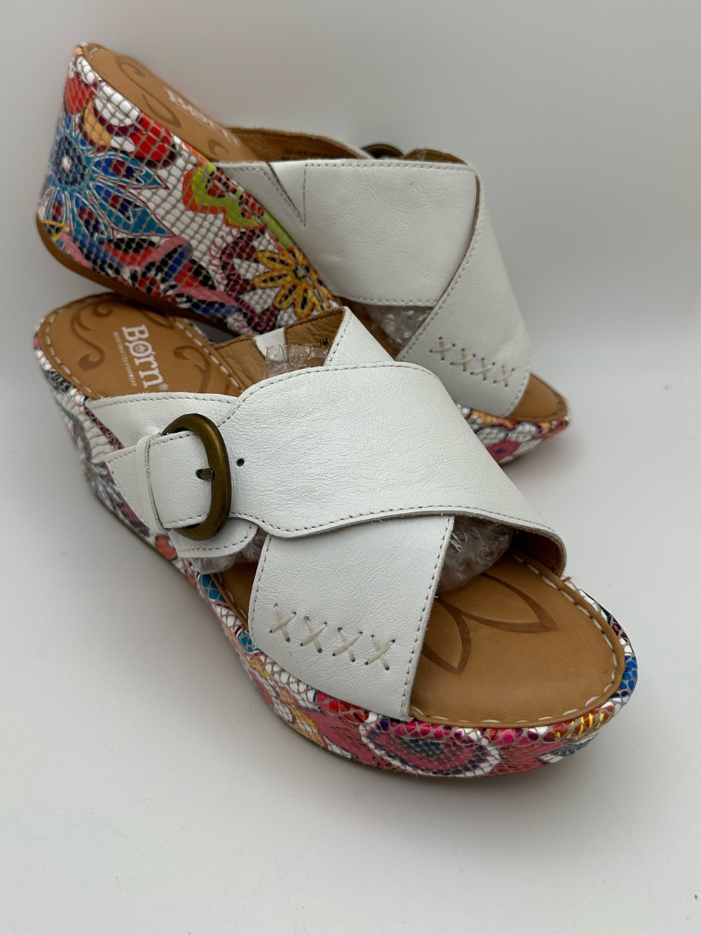 Born Ashley Wedge Sandals Criss-Cross White Leather Colorful Floral Artsy 7M NEW